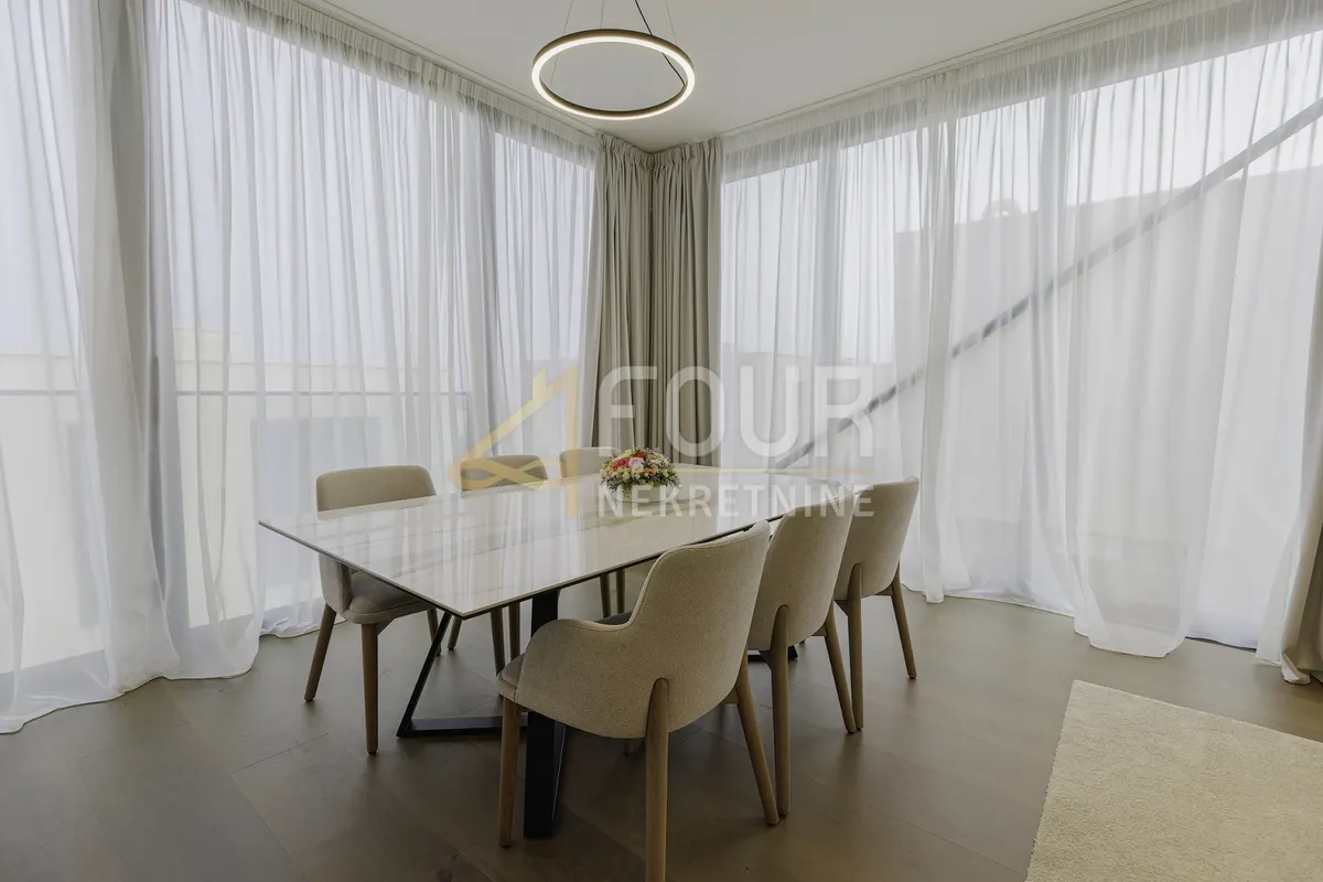 Kuća - Umag, 328m2
