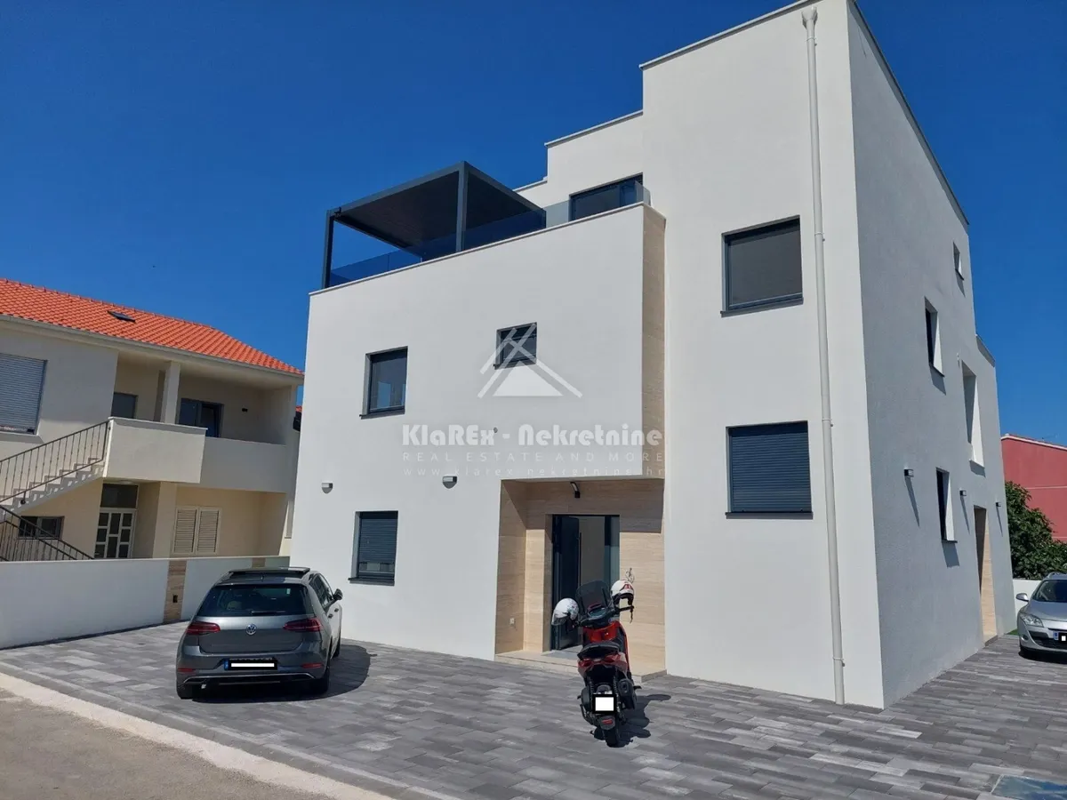 Kuća - Vodice, 168.55m2