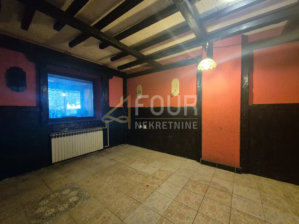 Poslovni Prostor - Delnice, 200m2