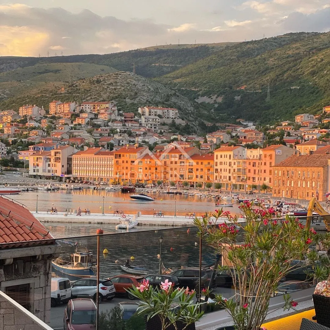 Poslovni Prostor - Senj, 220m2