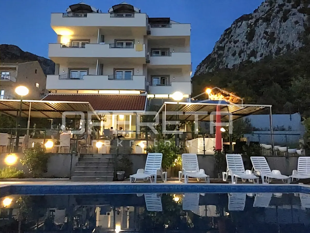 Poslovni Prostor - Gradac, Gradac, Gradac, 1552m2