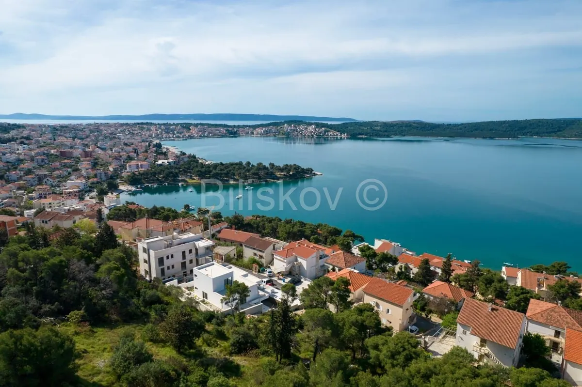 Kuća - Trogir, 460m2