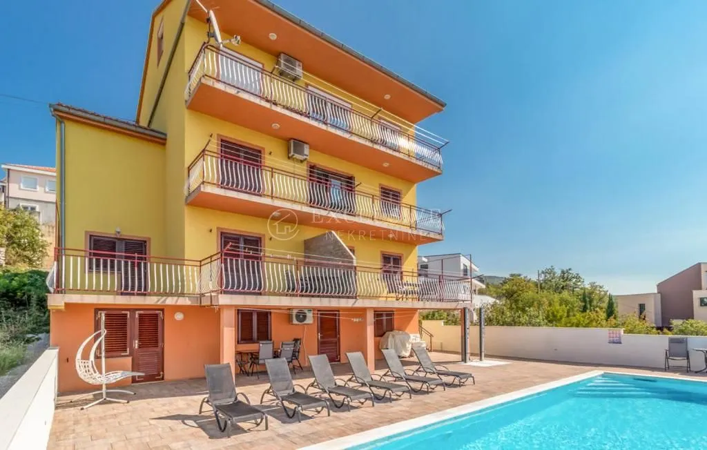 House - Crikvenica, 800m2