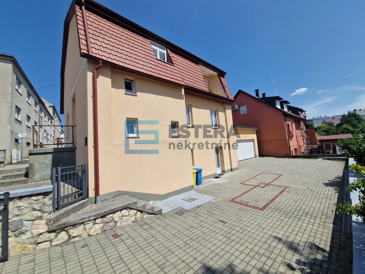 Kuća - Gospić, 202m2