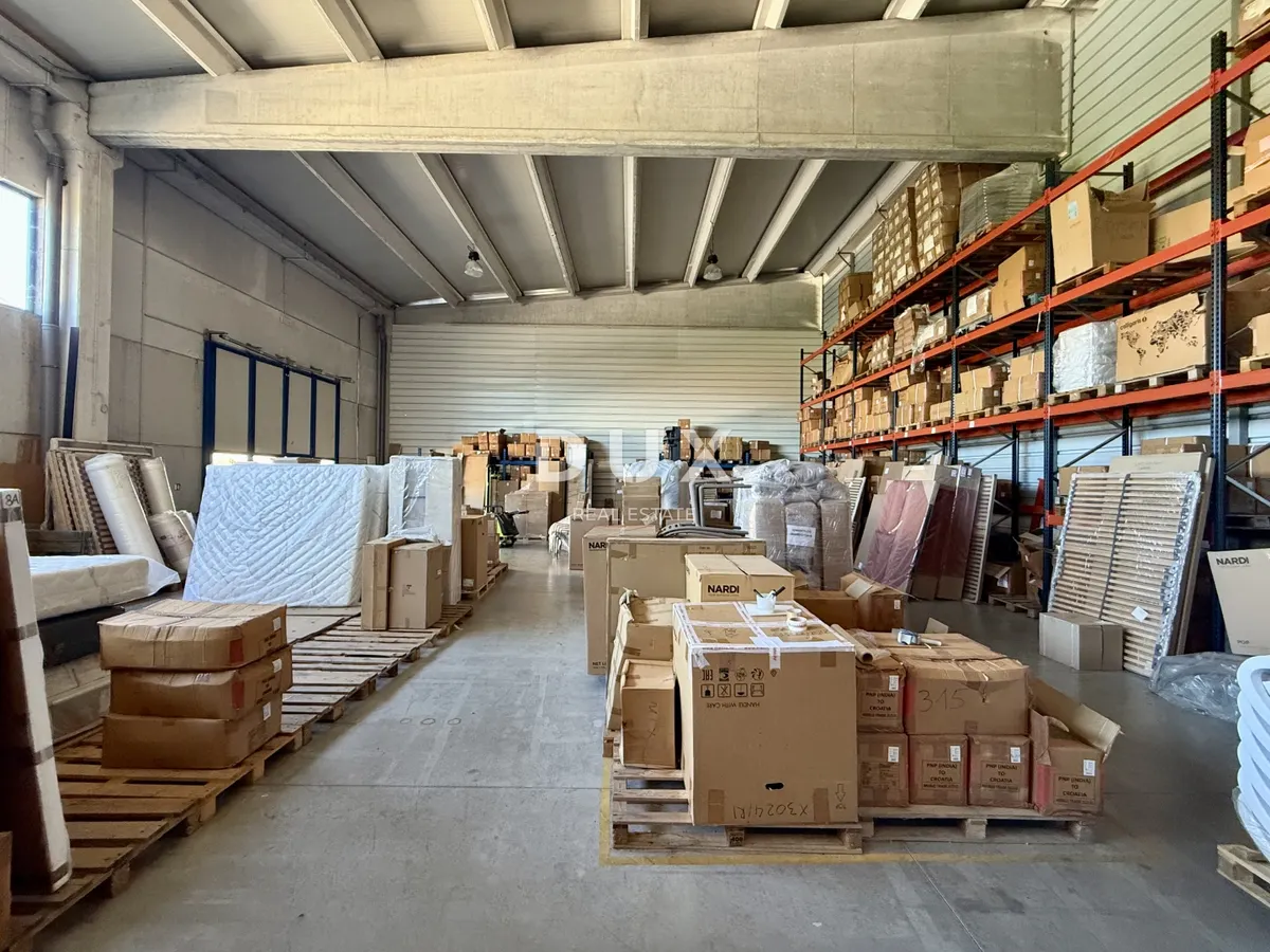Poslovni Prostor - Viškovo, 330m2