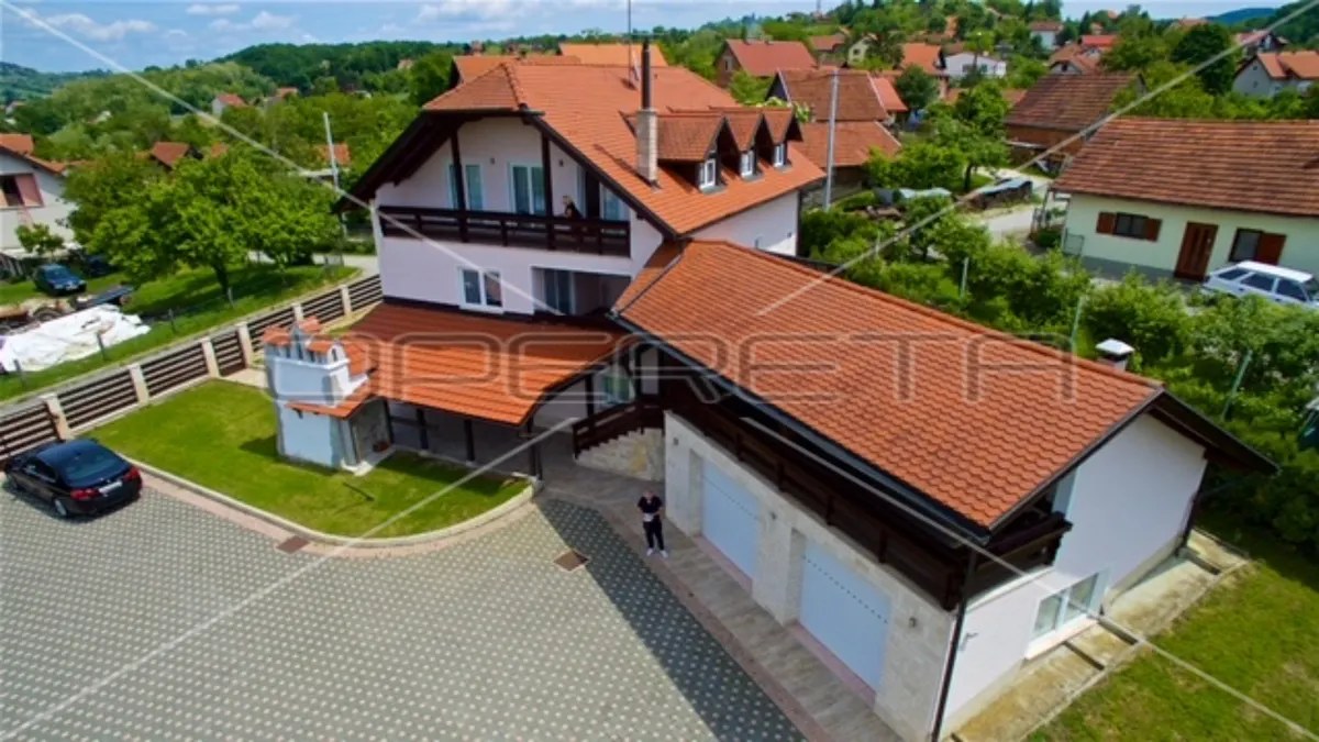 Kuća - Pustodol, Donja Stubica, Donja Stubica, 250m2