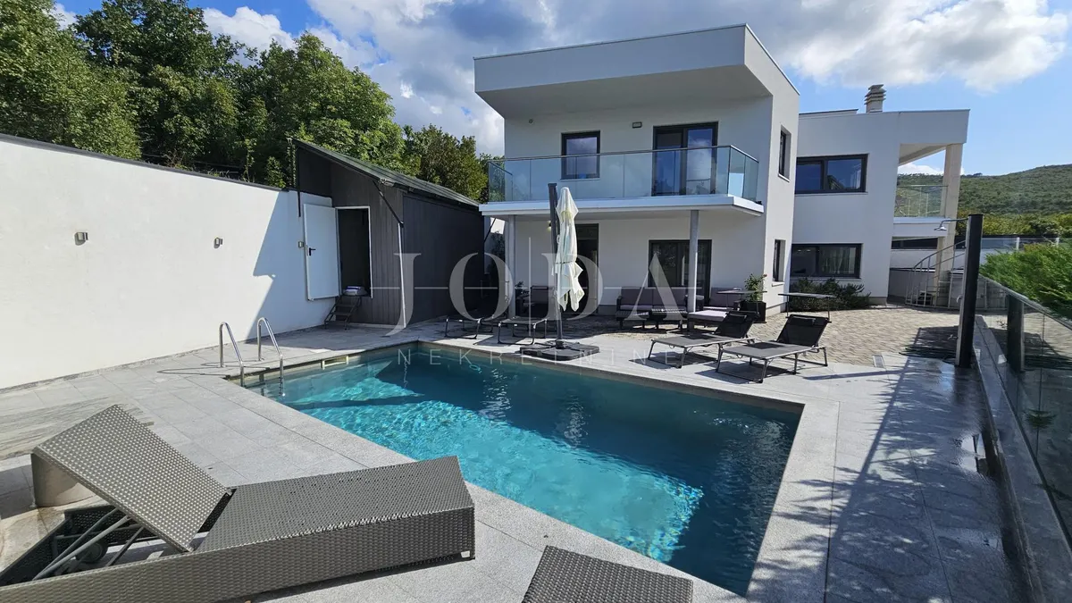 Kuća - Crikvenica, 300m2