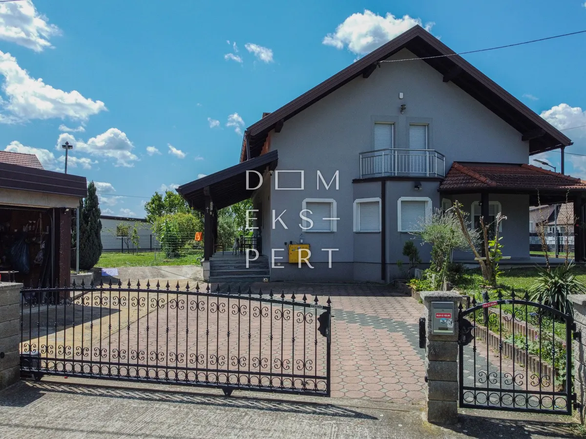 Kuća - Brckovljani, 226.55m2