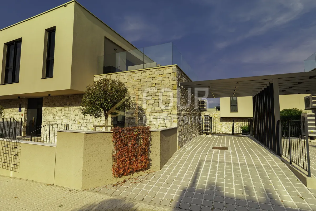 Kuća - Umag, 263m2