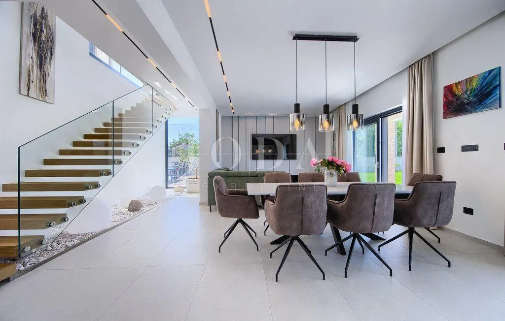 House - Labin, 193.4m2