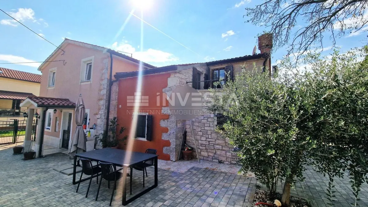 Kuća - Buje, 220m2