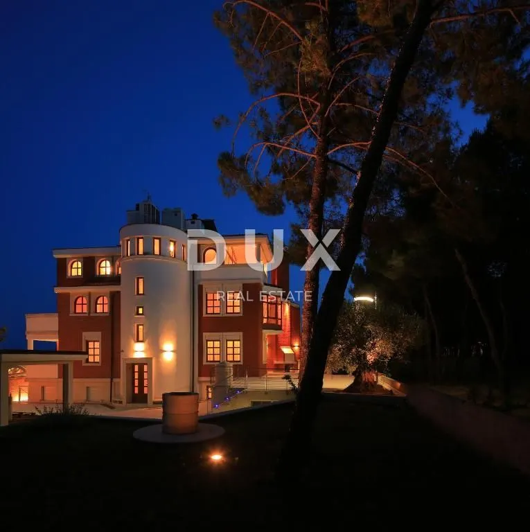 House - Pula, 1300m2