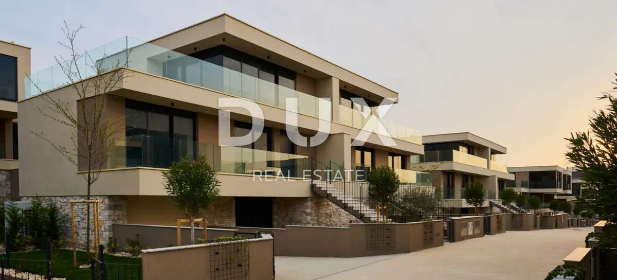 Kuća - Umag, 280m2
