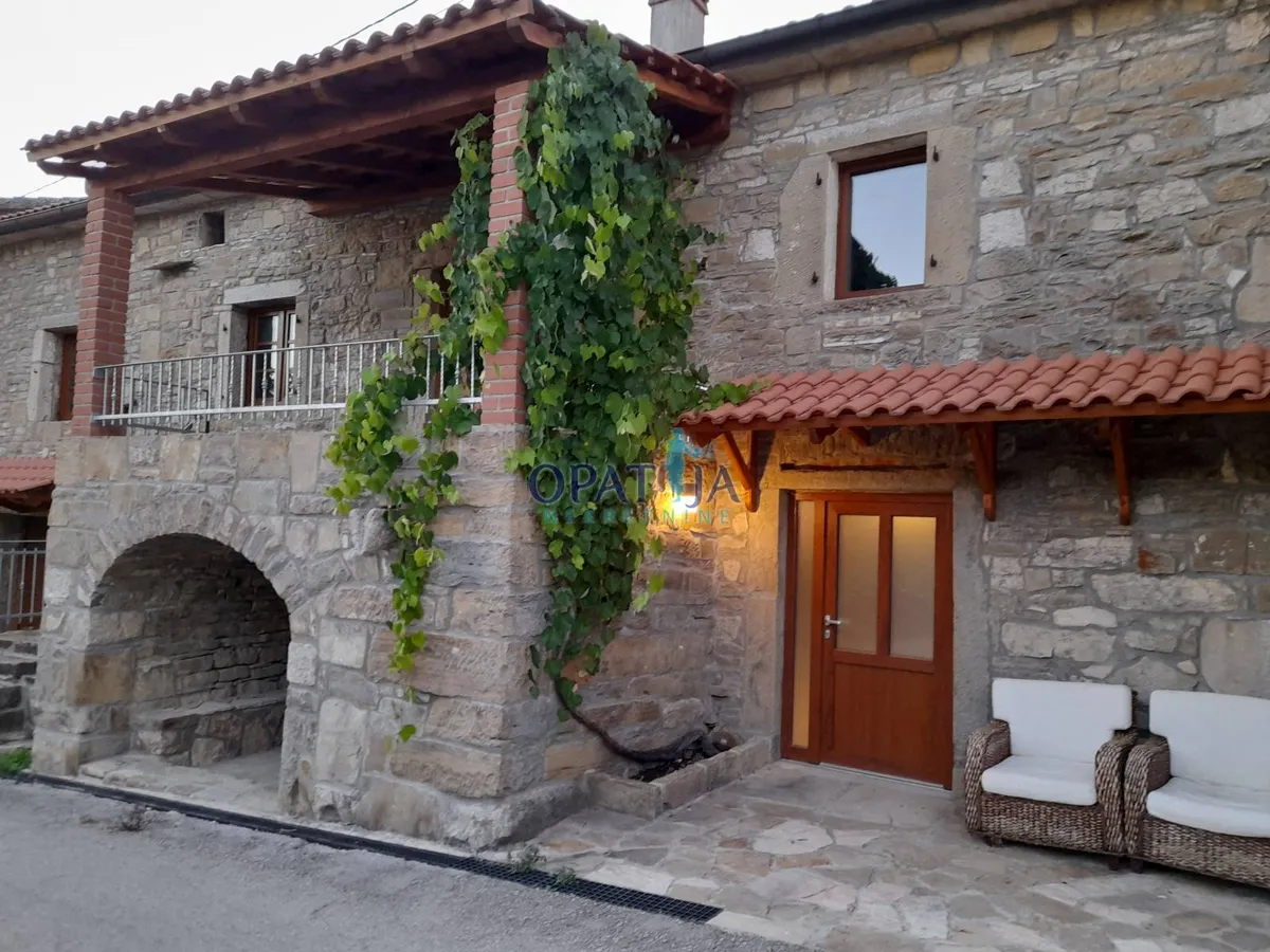 Kuća - Pazin - Okolica, 180m2