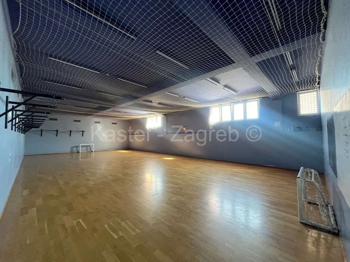 Poslovni Prostor - Zabok, 403m2