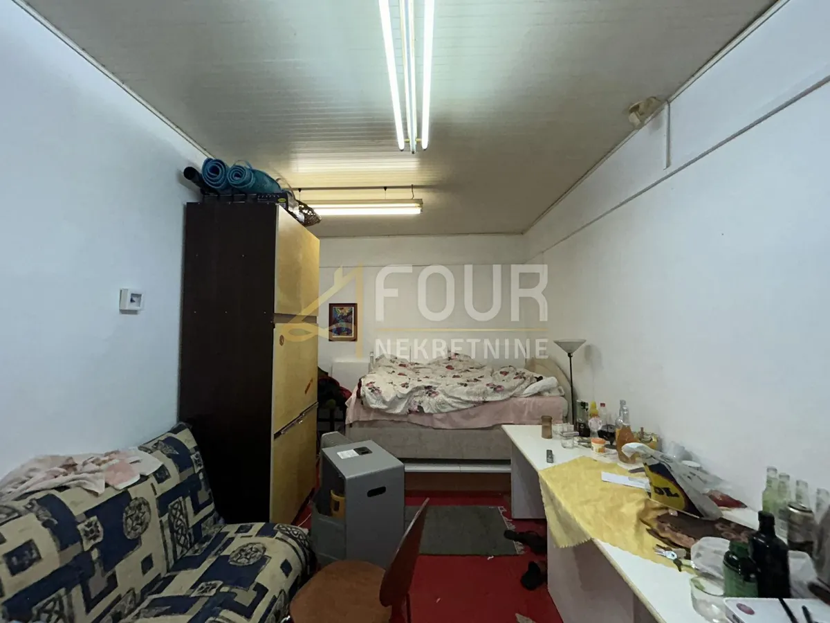 Poslovni Prostor - Rijeka, 30m2