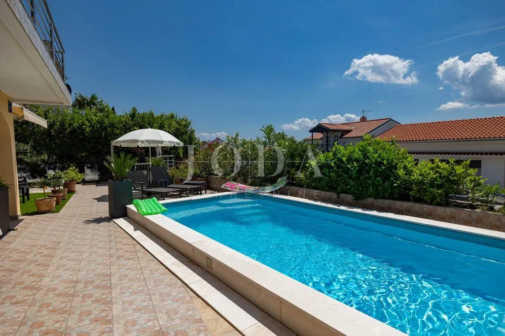 House - Crikvenica, 350m2