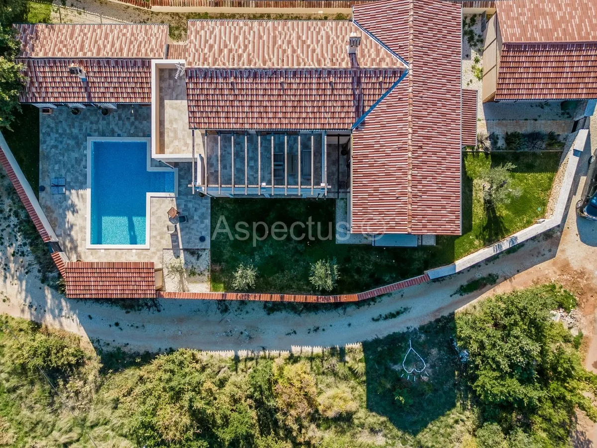 House - Vodnjan, 360m2