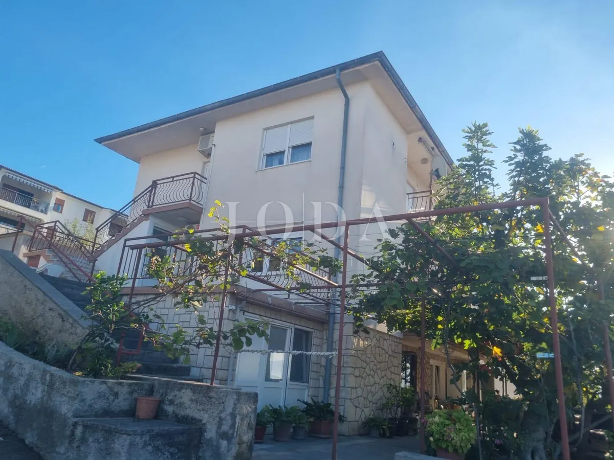House - Novi Vinodolski, 325m2