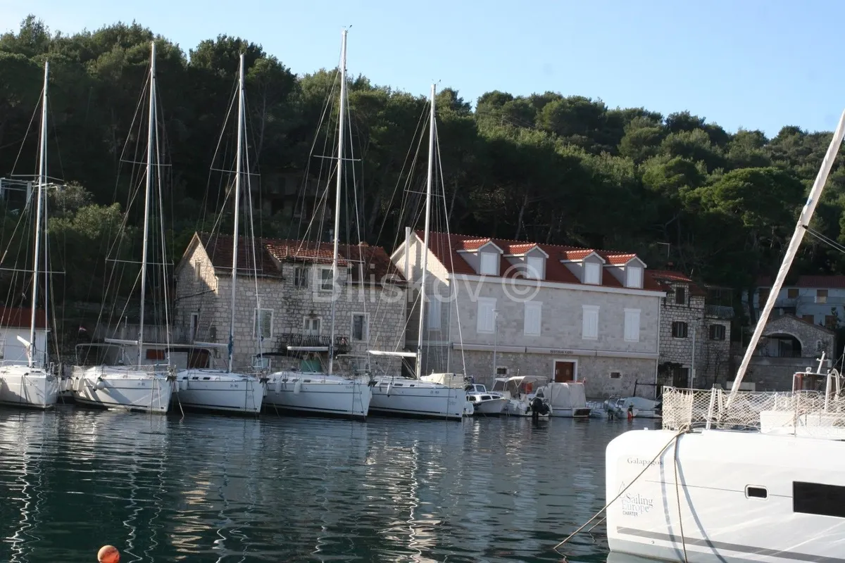 Poslovni Prostor - Šolta, 140m2