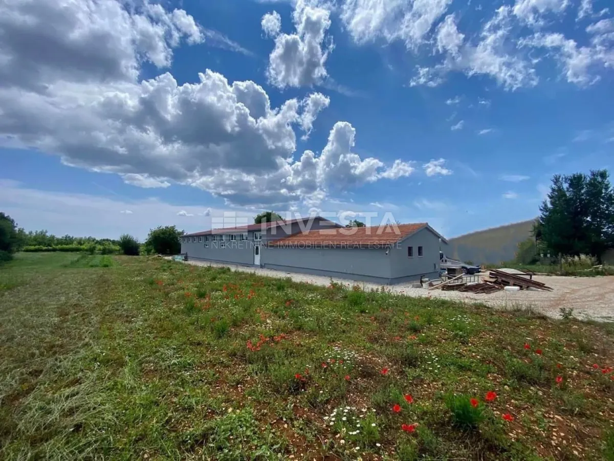 Poslovni Prostor - Svetvinčenat, 460m2