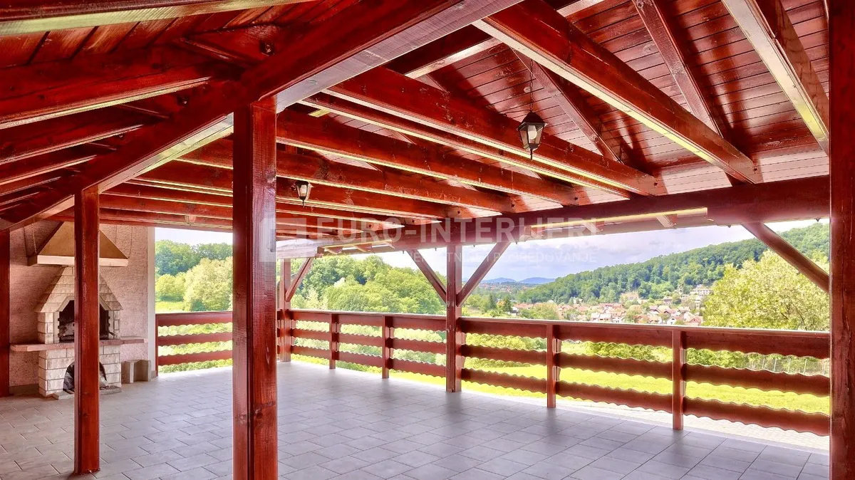 Kuća - Pustodol, 360m2