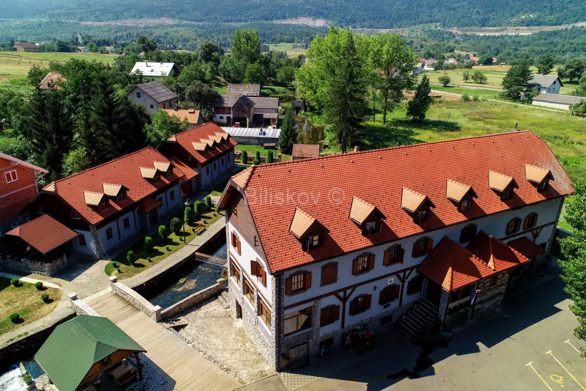 Commercial Space - Otočac, 1673m2