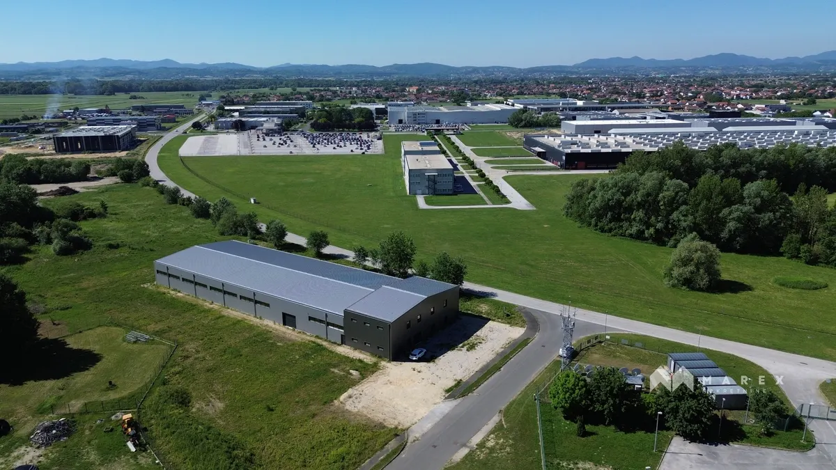 Poslovni Prostor - Trnovec Bartolovečki, 2200m2