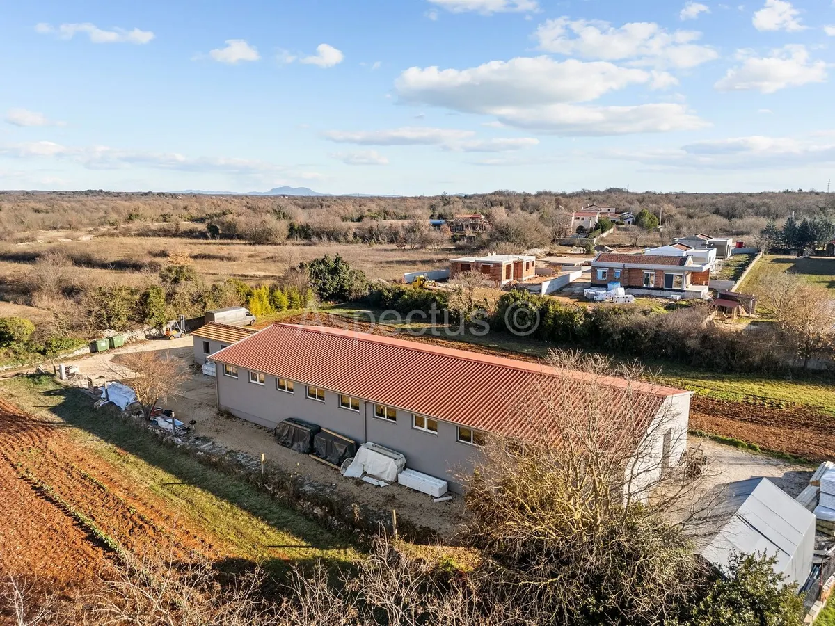 Poslovni Prostor - Svetvinčenat, 460m2
