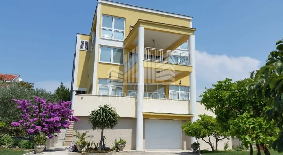 House - Zadar, 1104m2