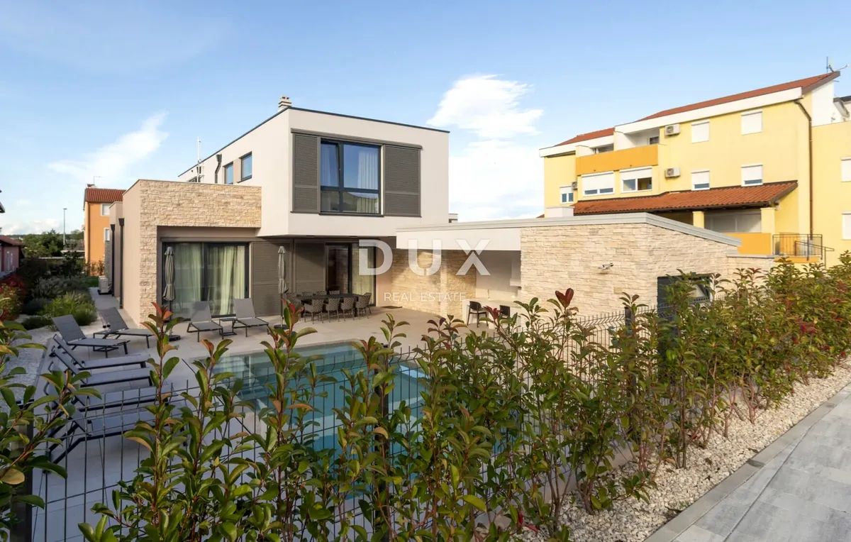 Kuća - Umag, 238m2