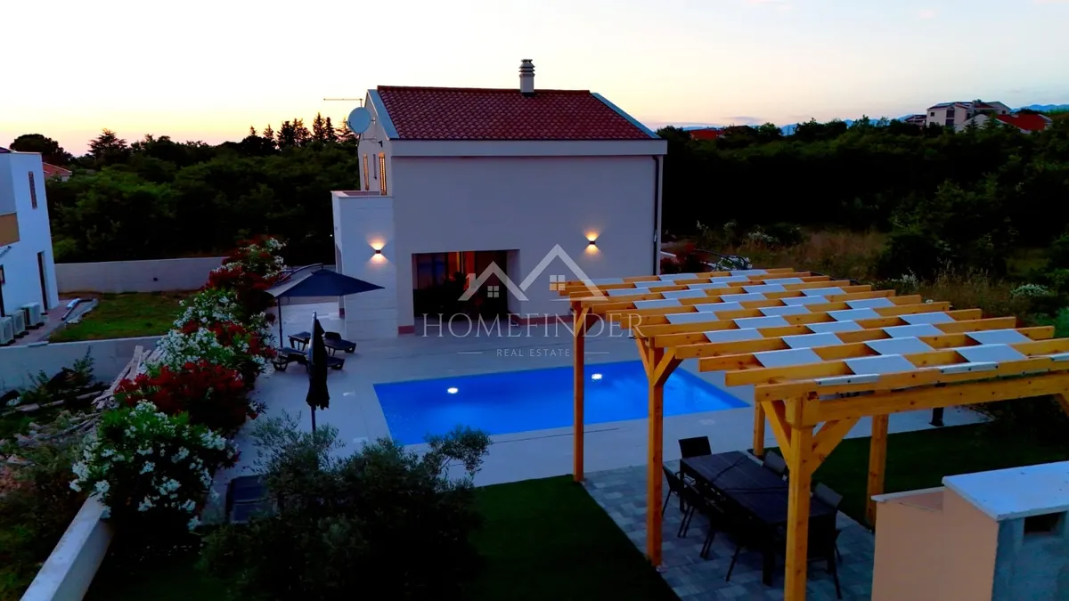 Kuća - Poličnik, 150m2