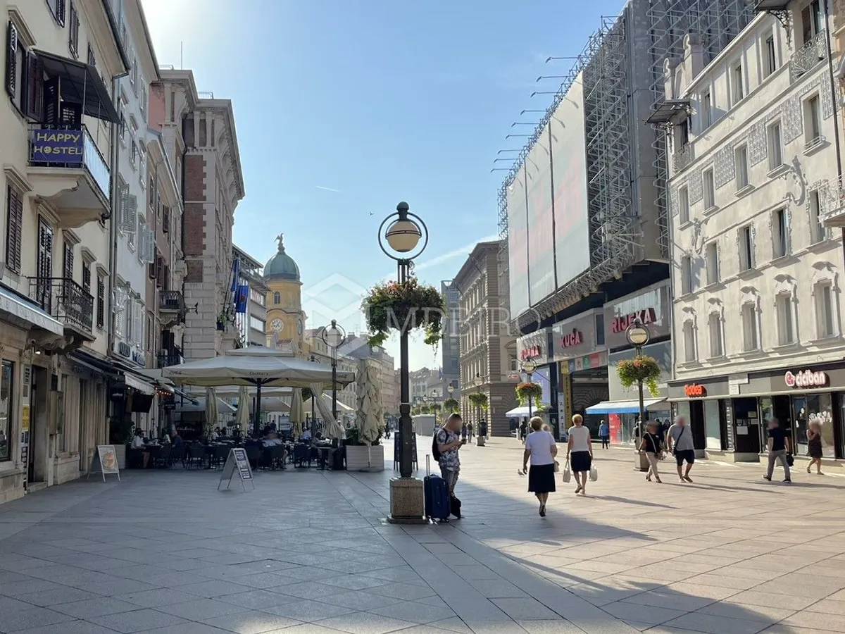 Poslovni Prostor - Rijeka, 200m2