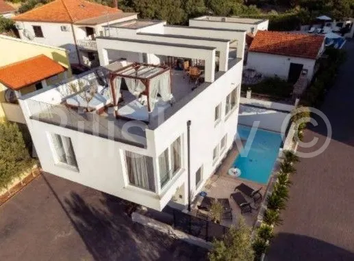 Kuća - Okrug, 200m2