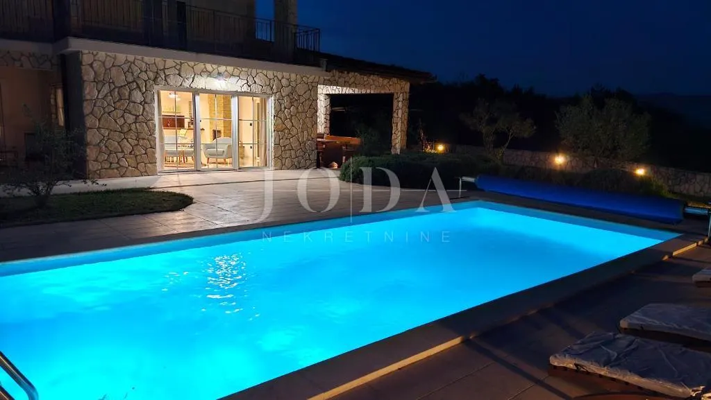 Kuća - Dobrinj, 250m2