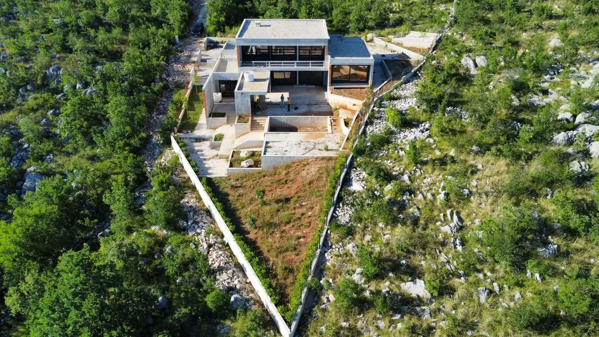 Kuća - Starigrad, 317m2