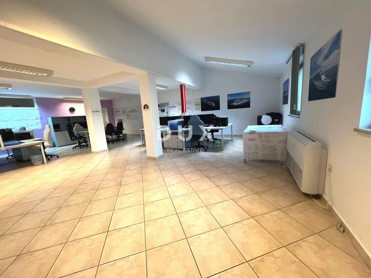 Poslovni Prostor - Pula, 150m2