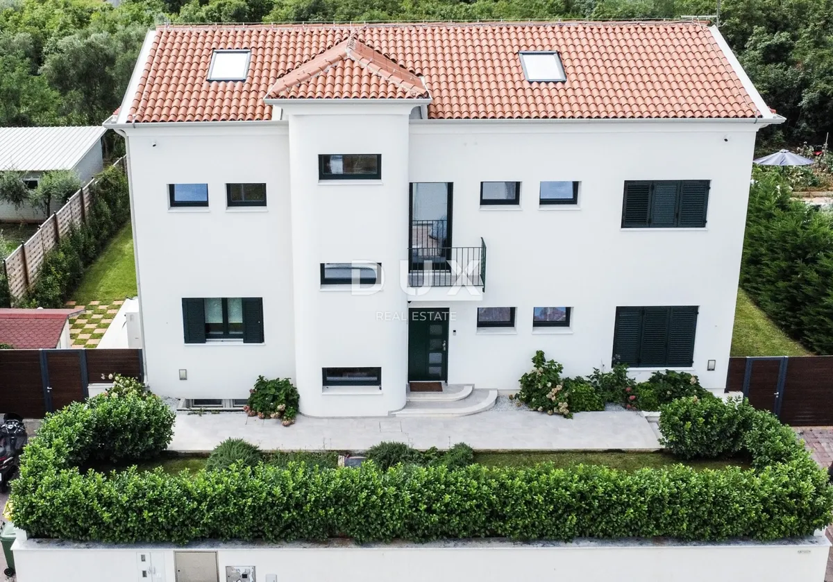 Kuća - Umag, 373m2