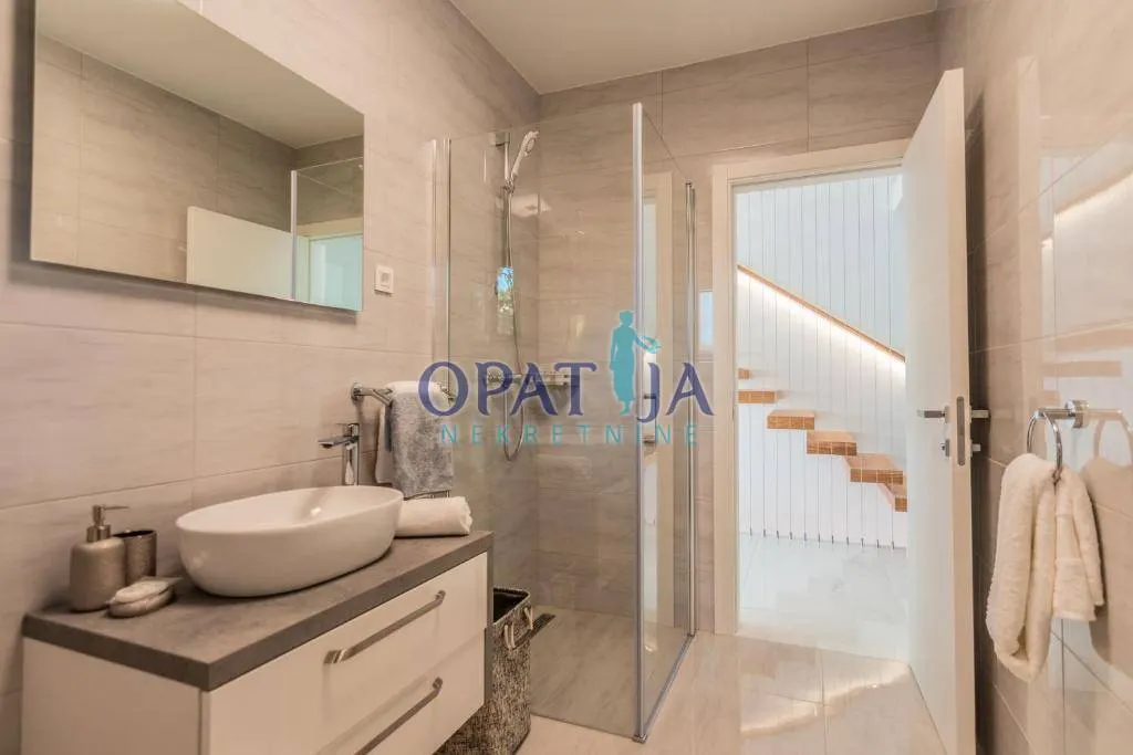 Kuća - Opatija - Okolica, 210m2