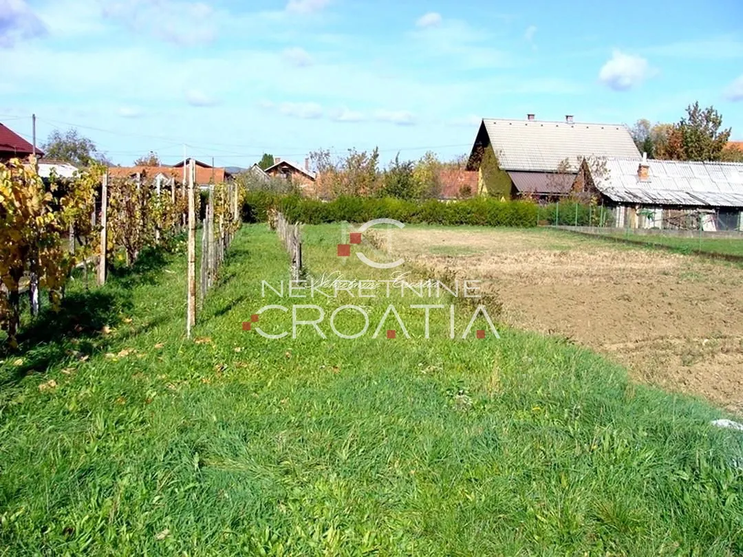 Land - Ivanec, 587m2