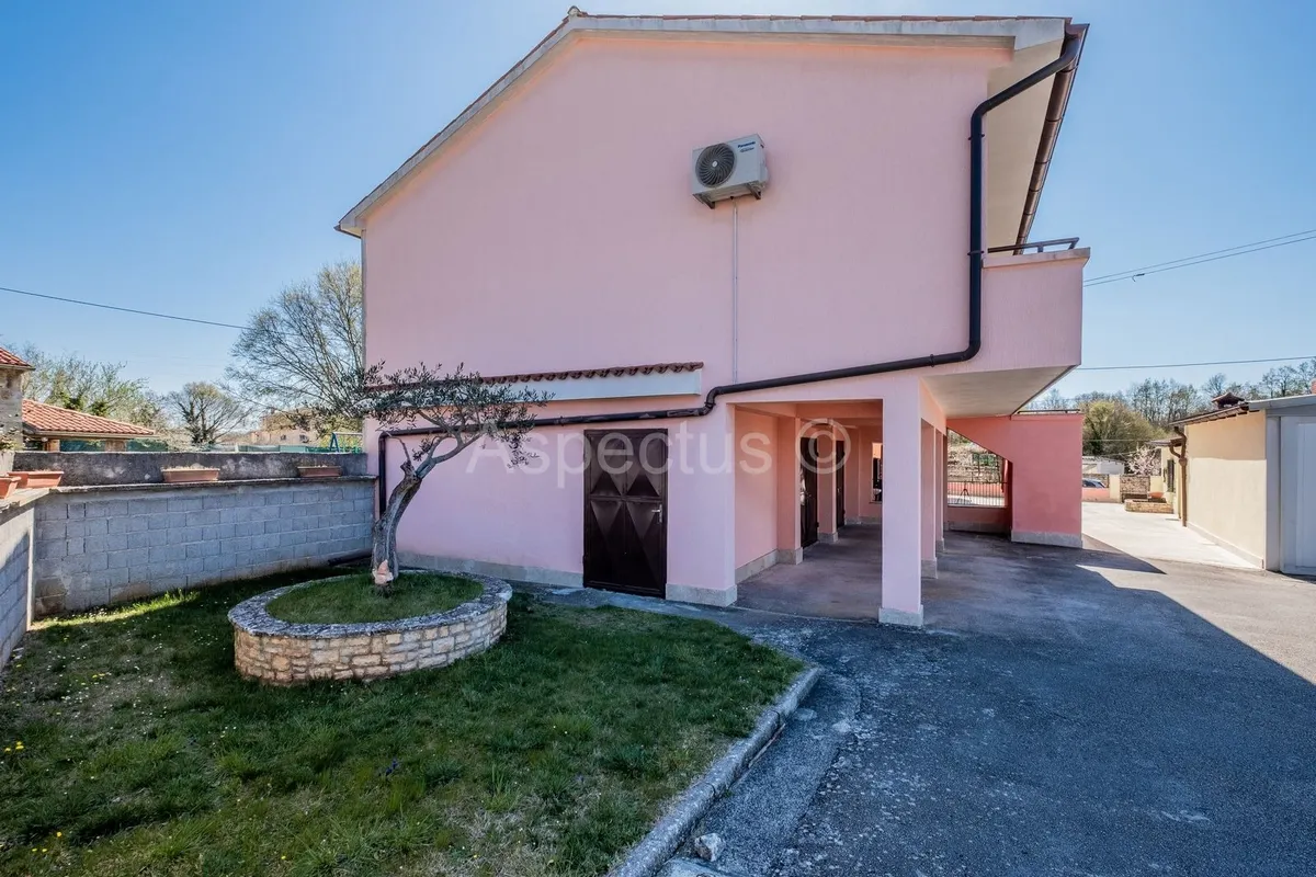 House - Svetvinčenat, 266m2