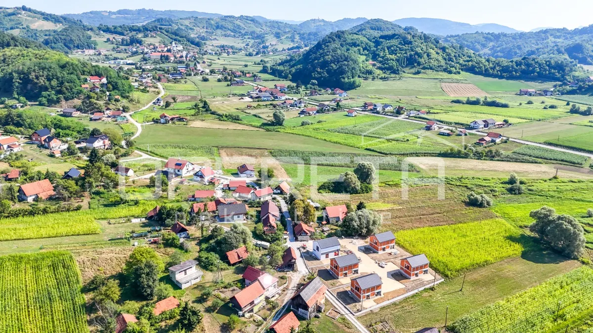 Kuća - Ivanić Desinički, Desinić, Desinić, 105m2