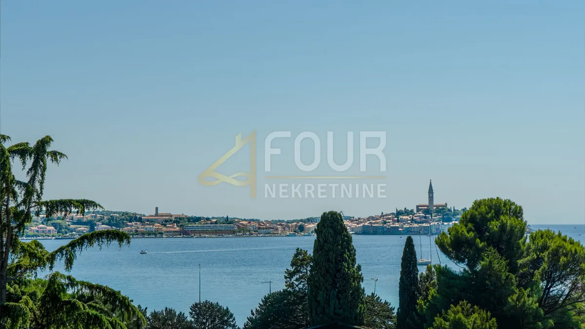 Stan - Rovinj, 256m2