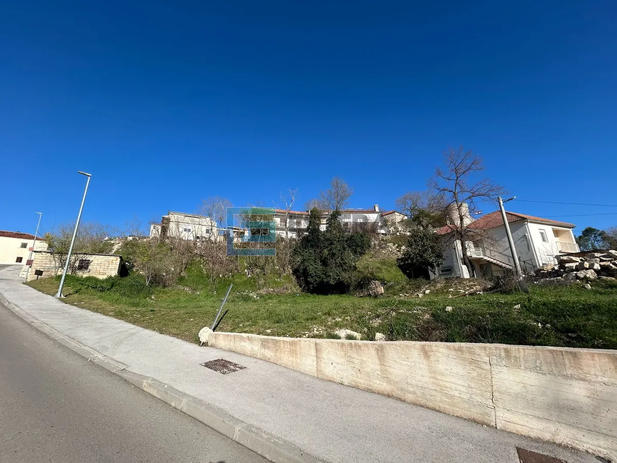 Zemljište - Benkovac, 860m2