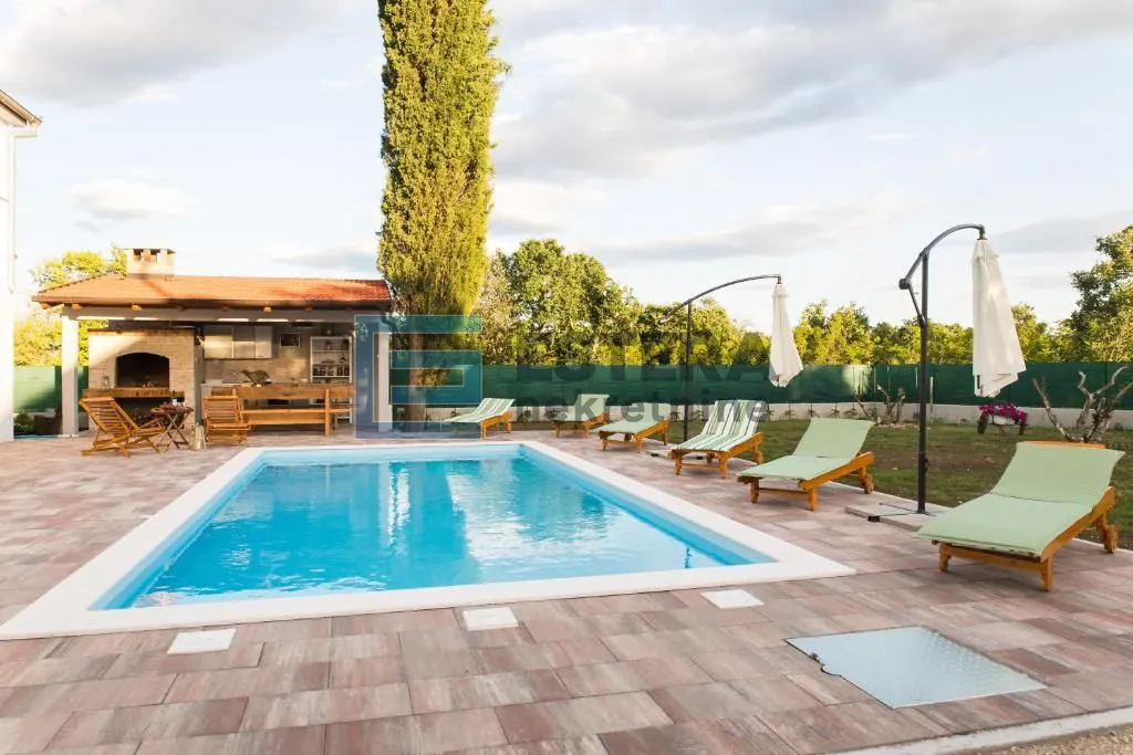Kuća - Benkovac, 160m2