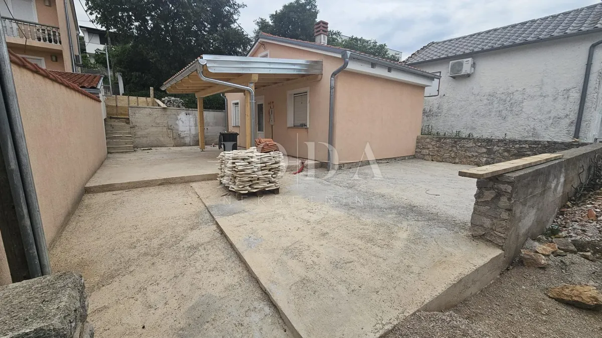 Poslovni Prostor - Novi Vinodolski, 131.1m2