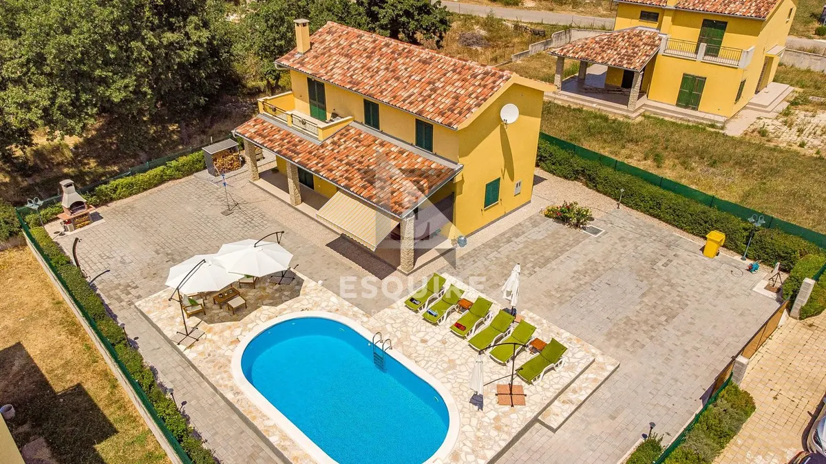 Kuća - Ražanac, 170m2