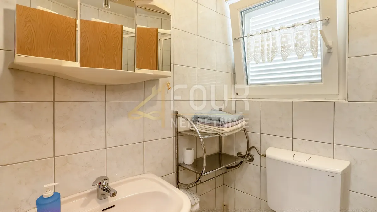 Kuća - Vodice, 397m2