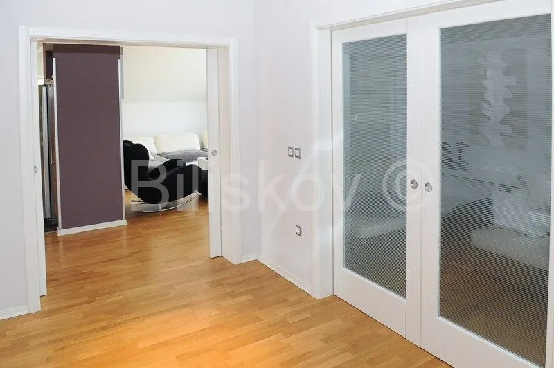 Stan - Sutivan, 181m2