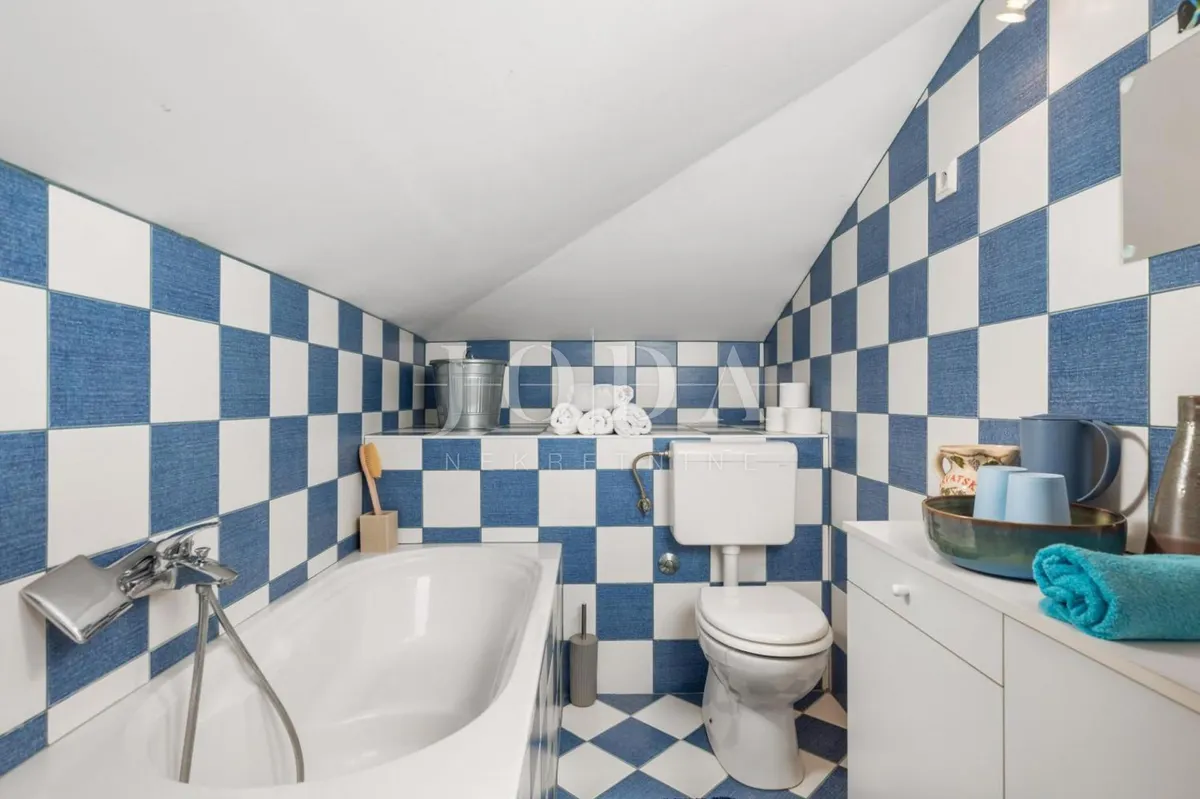 House - Crikvenica, 280m2